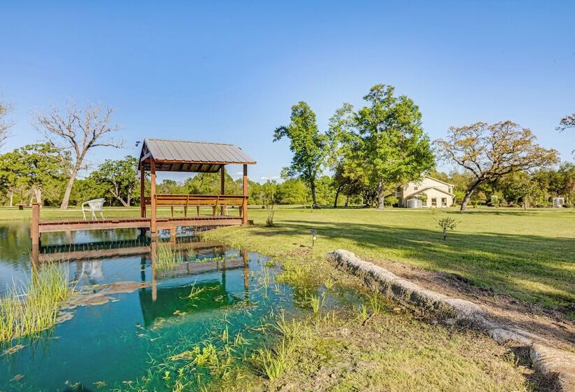 Spacious Madisonville Estate W/ Grill & Pond Views