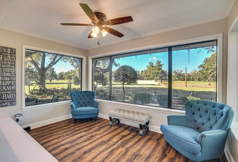 Spacious Madisonville Estate W/ Grill & Pond Views