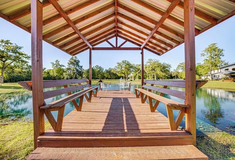 Spacious Madisonville Estate W/ Grill & Pond Views