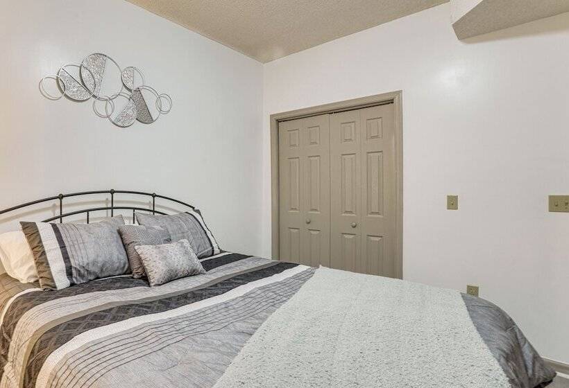 Spacious Mcgaheysville Home W/ Hot Tub & Sauna!