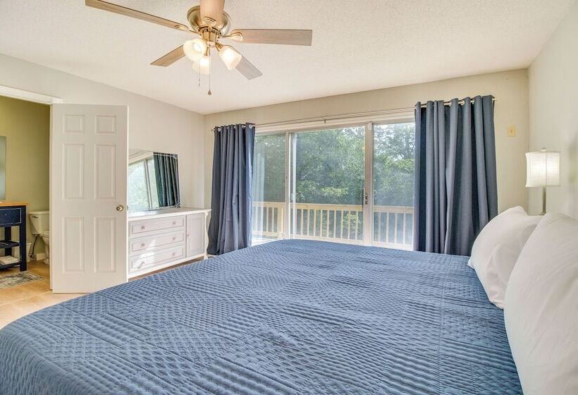 Spacious Mountain Home Retreat Near Norfork Lake!