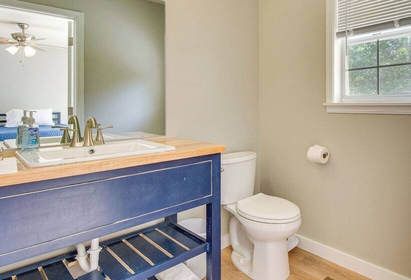 Spacious Mountain Home Retreat Near Norfork Lake!