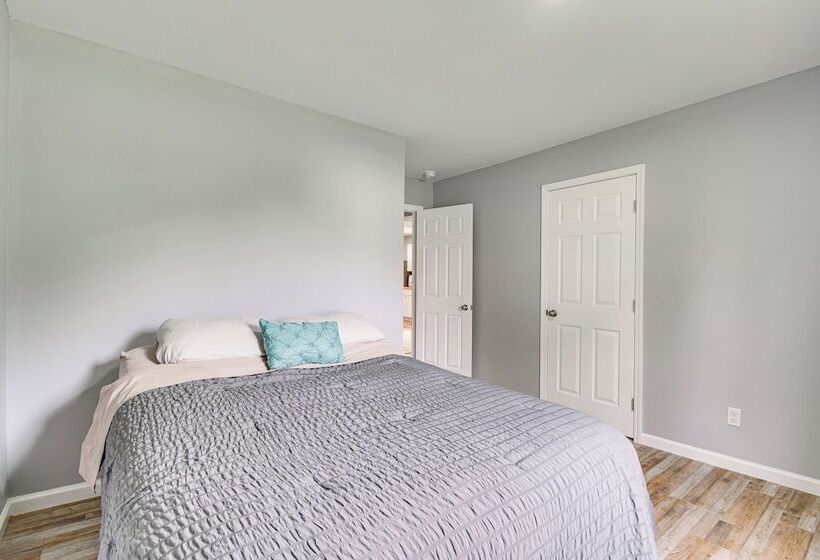 Spacious Oswego Home: 6 Mi To Fort Ontario!