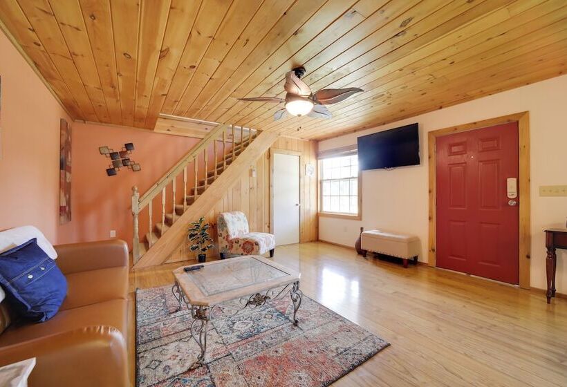 Charming Smokies Home Near National Park!