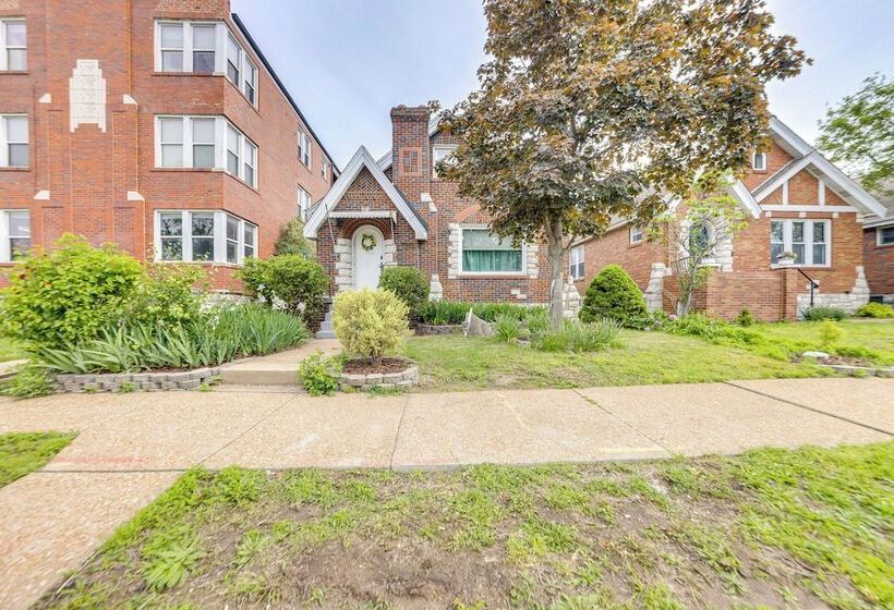 Spacious St Louis Retreat: 8 Mi To Downtown!