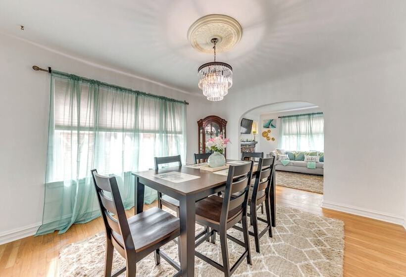 Spacious St Louis Retreat: 8 Mi To Downtown!