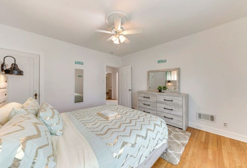 Spacious St Louis Retreat: 8 Mi To Downtown!