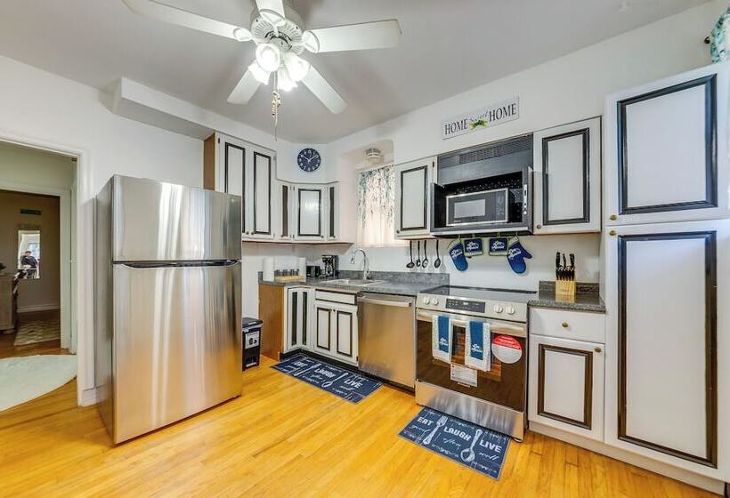 Spacious St Louis Retreat: 8 Mi To Downtown!