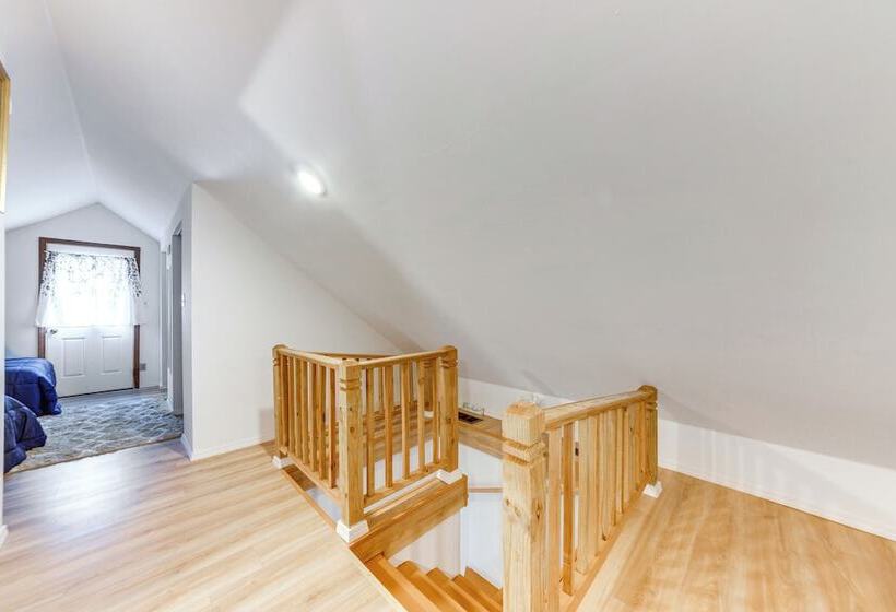 Spacious St Louis Retreat: 8 Mi To Downtown!