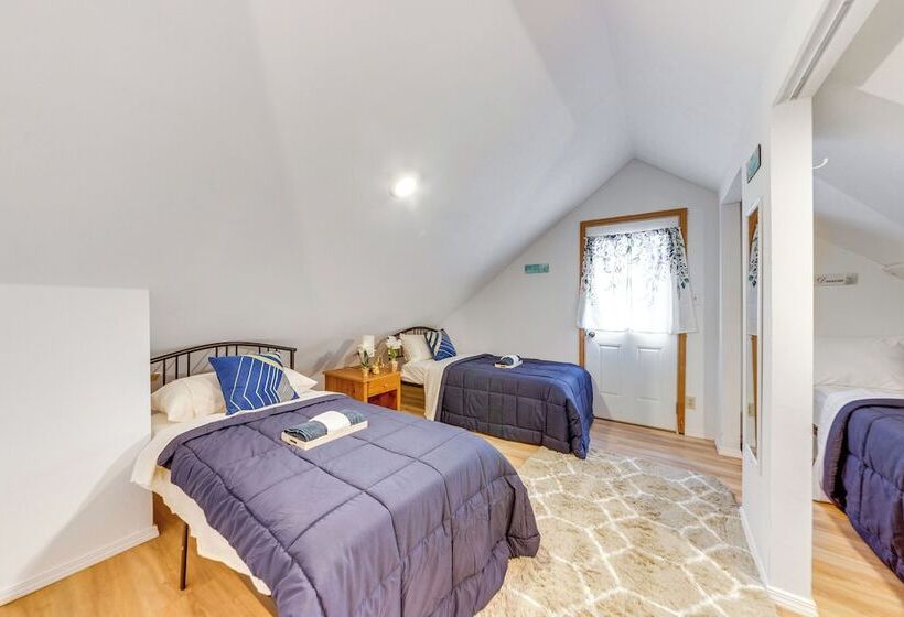 Spacious St Louis Retreat: 8 Mi To Downtown!