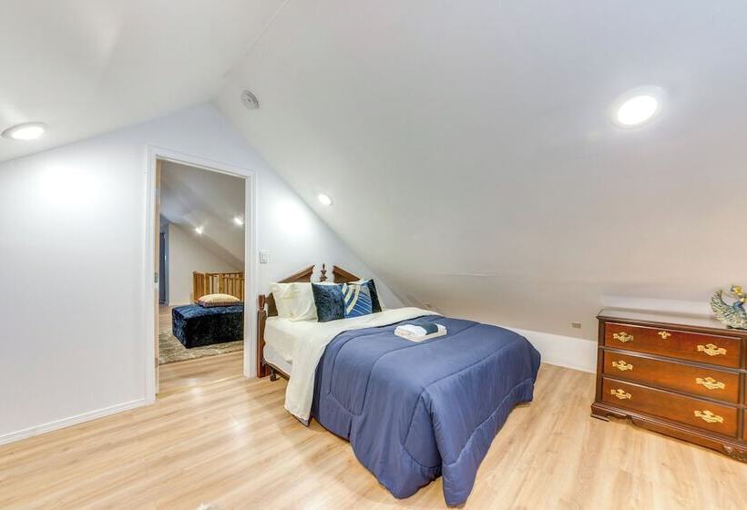 Spacious St Louis Retreat: 8 Mi To Downtown!