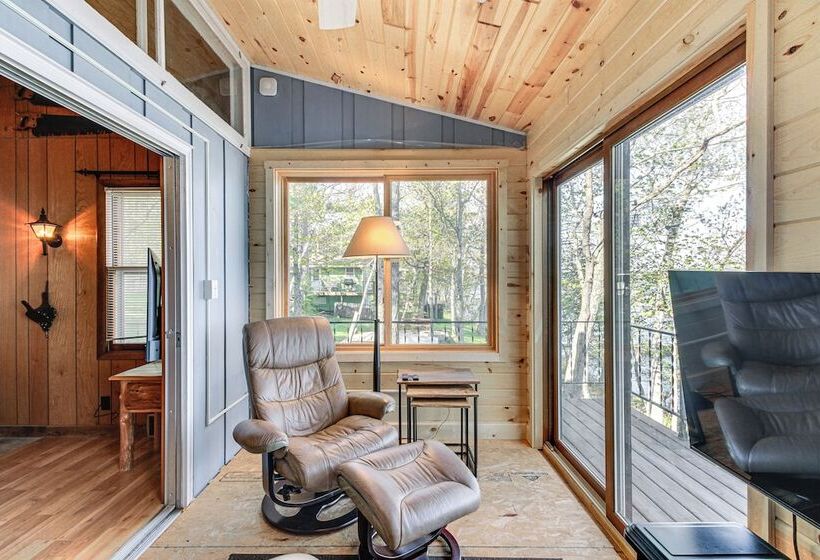 Spirit Lake Cabin W/ Boat & Kayak Rentals!