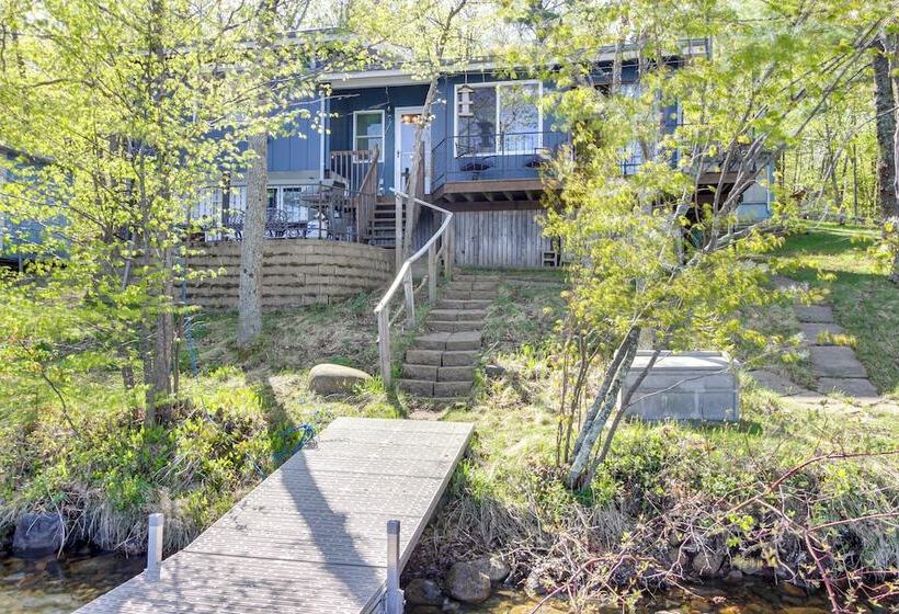 Spirit Lake Cabin W/ Boat & Kayak Rentals!