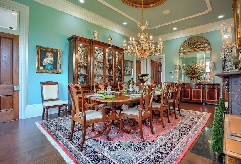 Stuart Manor Bed And Breakfast