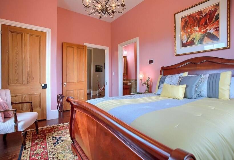 Stuart Manor Bed And Breakfast