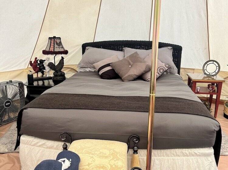Stunning 1 Bed Glamping Tent In Cleveland