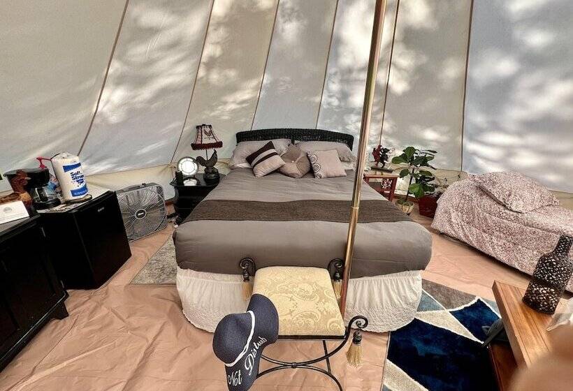 Stunning 1 Bed Glamping Tent In Cleveland