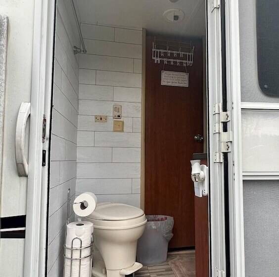 Stunning 1 Bed Glamping Tent In Cleveland