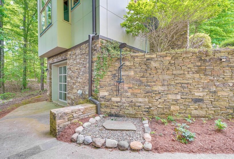 Lakefront Roxboro Home W/ Private Dock!