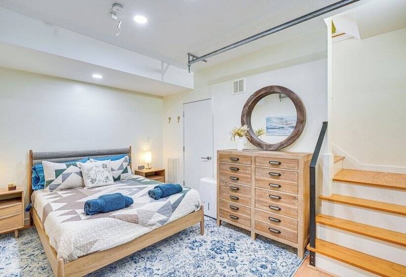 Lakefront Roxboro Home W/ Private Dock!