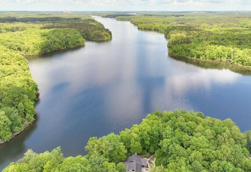 Lakefront Roxboro Home W/ Private Dock!