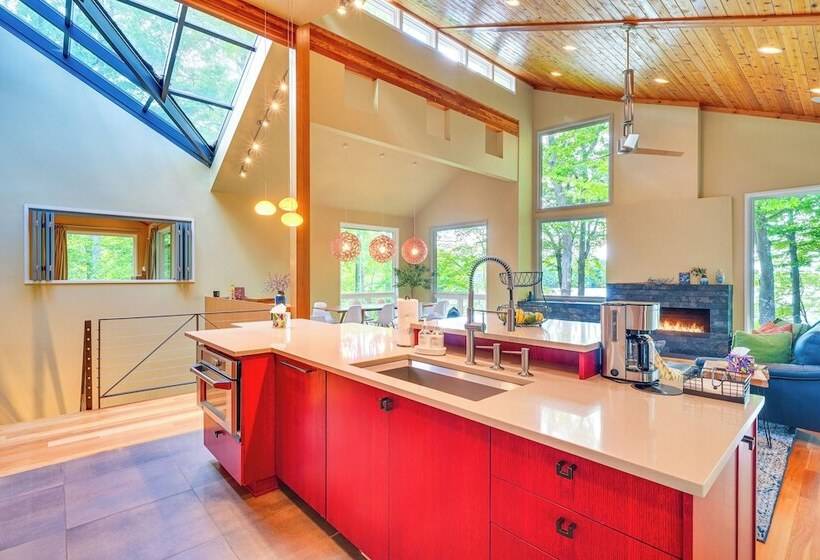 Lakefront Roxboro Home W/ Private Dock!