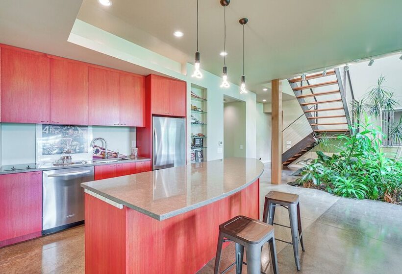 Lakefront Roxboro Home W/ Private Dock!