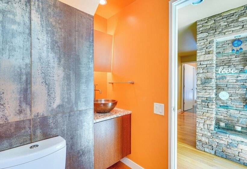 Lakefront Roxboro Home W/ Private Dock!