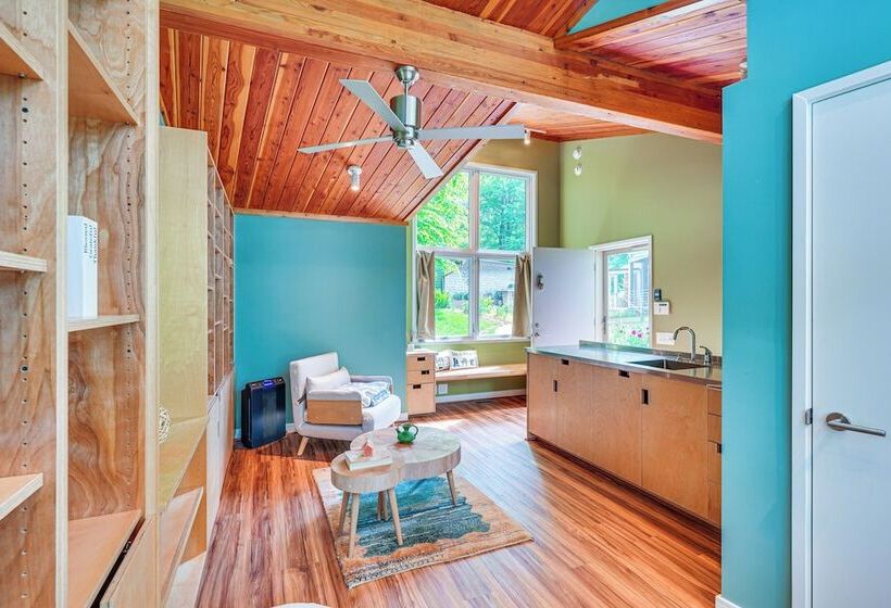 Lakefront Roxboro Home W/ Private Dock!