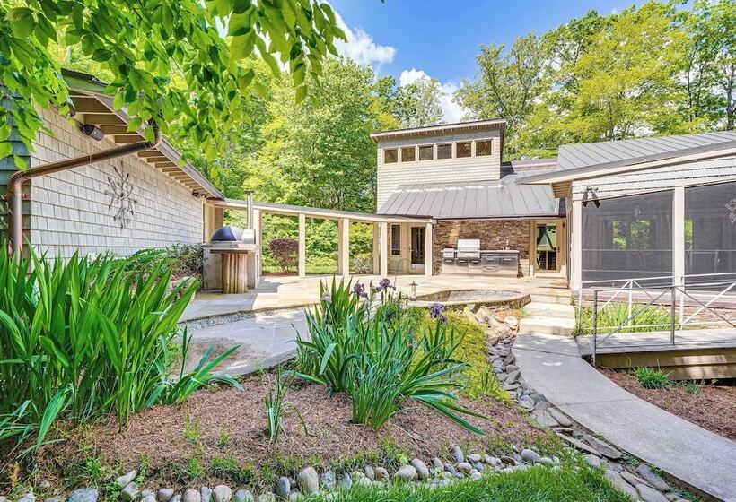 Lakefront Roxboro Home W/ Private Dock!