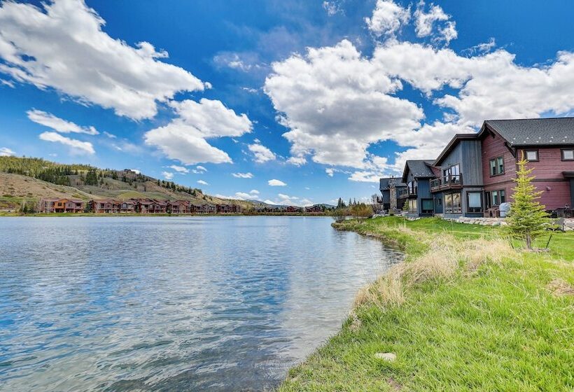Stunning Silverthorne Home: Hot Tub & On Site Lake