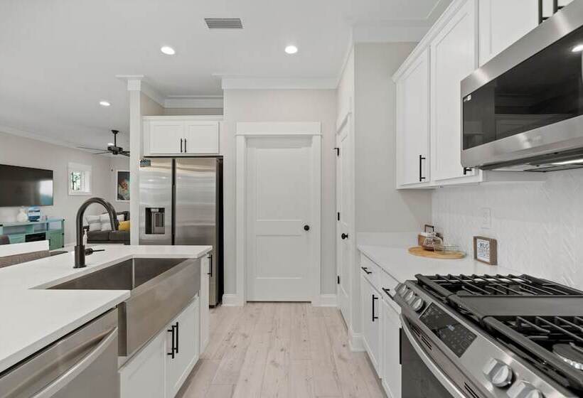 Summer Salt 24226 Pepper Lane