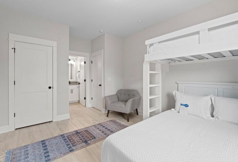 Summer Salt 24226 Pepper Lane