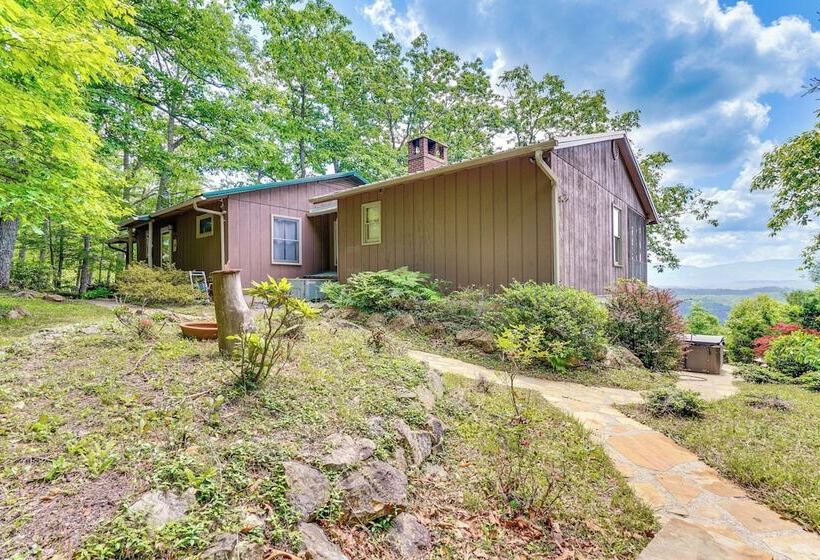 Tallassee Family Home W/ Stunning Smoky Mtn Views