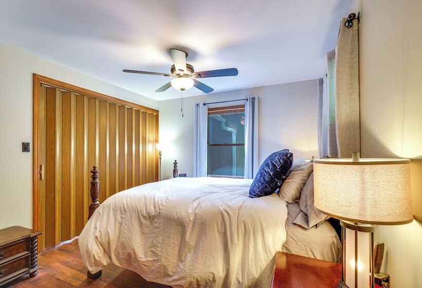 Tallassee Family Home W/ Stunning Smoky Mtn Views