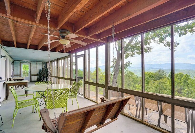Tallassee Family Home W/ Stunning Smoky Mtn Views