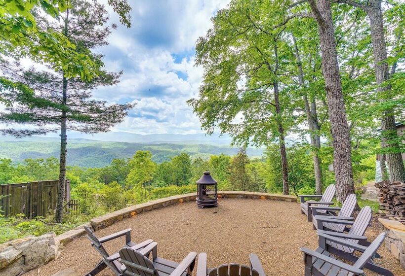 Tallassee Family Home W/ Stunning Smoky Mtn Views