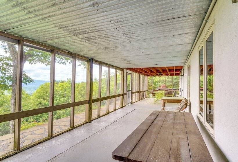 Tallassee Family Home W/ Stunning Smoky Mtn Views