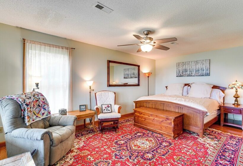 Tallassee Family Home W/ Stunning Smoky Mtn Views