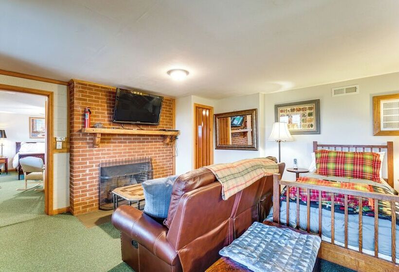 Tallassee Family Home W/ Stunning Smoky Mtn Views