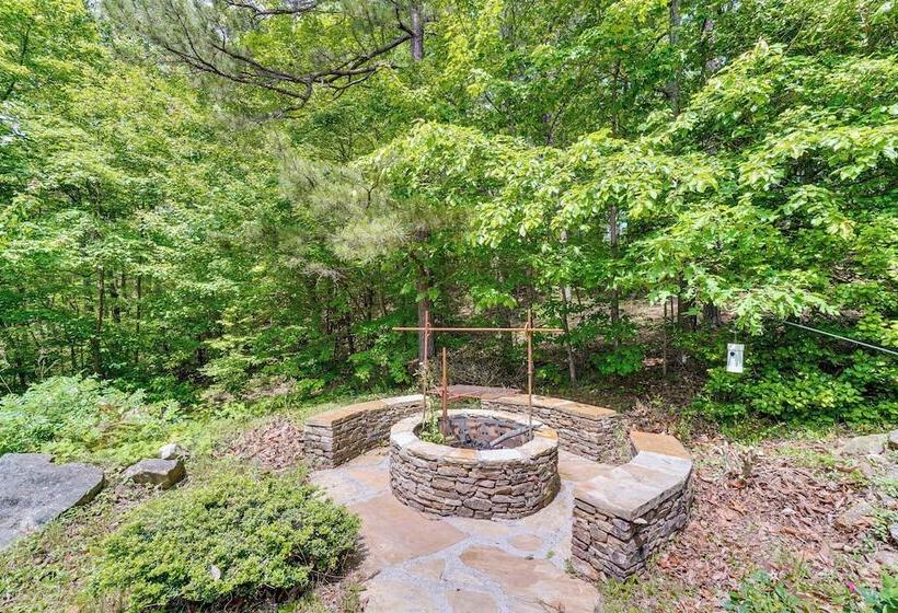 Tallassee Family Home W/ Stunning Smoky Mtn Views