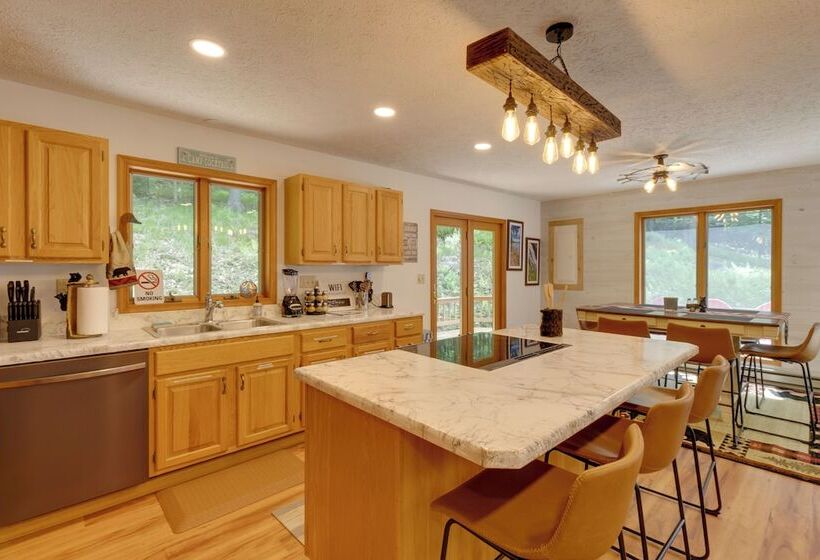 Terra Alta Vacation Rental: Walk To Alpine Lake!