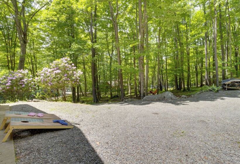 Terra Alta Vacation Rental: Walk To Alpine Lake!