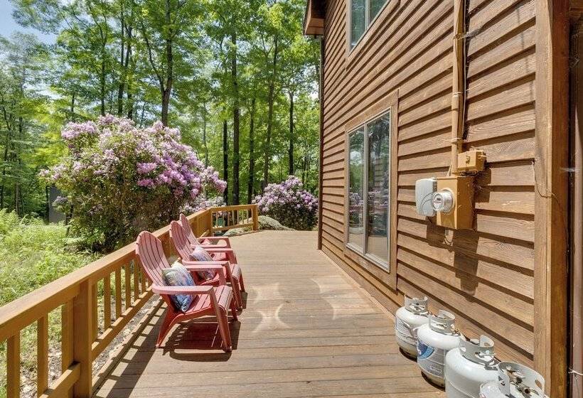 Terra Alta Vacation Rental: Walk To Alpine Lake!