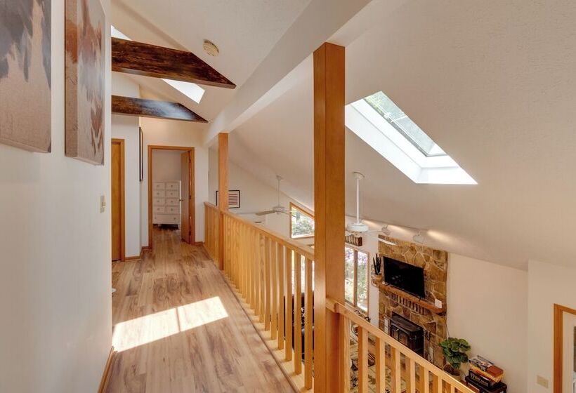 Terra Alta Vacation Rental: Walk To Alpine Lake!