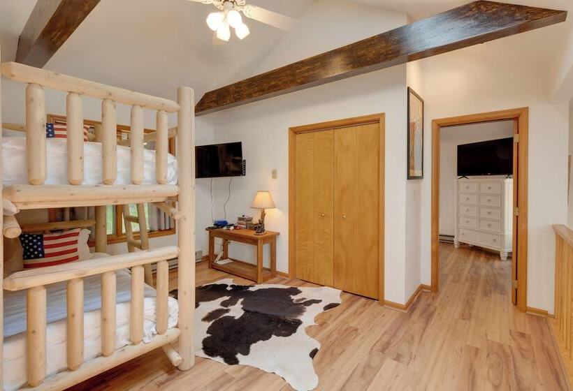 Terra Alta Vacation Rental: Walk To Alpine Lake!