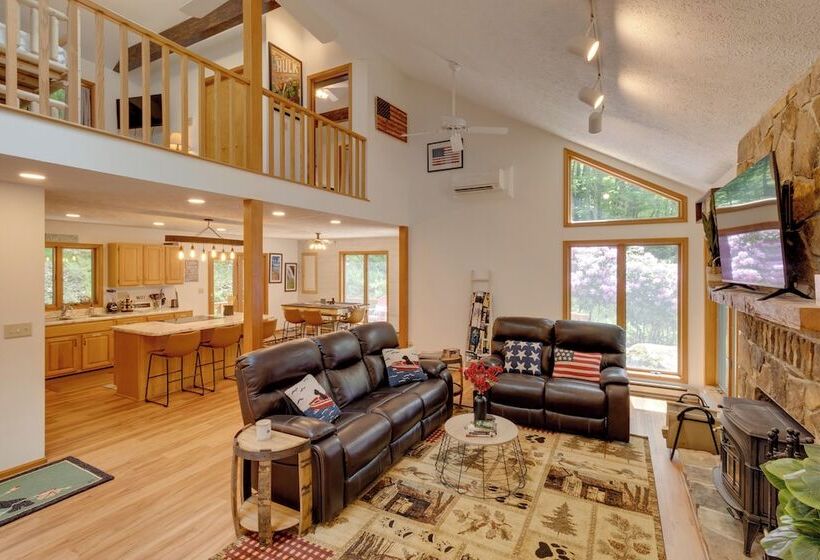 Terra Alta Vacation Rental: Walk To Alpine Lake!