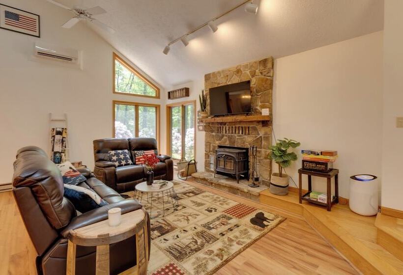 Terra Alta Vacation Rental: Walk To Alpine Lake!