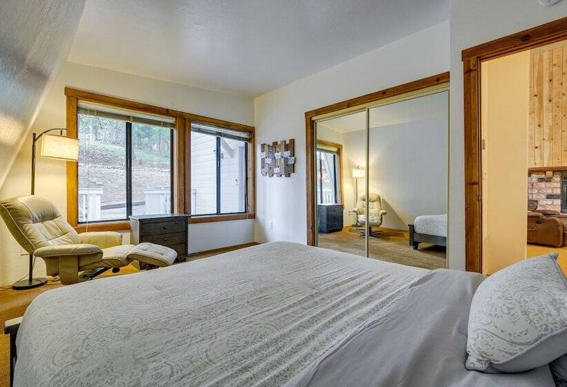 The Abby Cabin: Restful Running Springs Retreat!