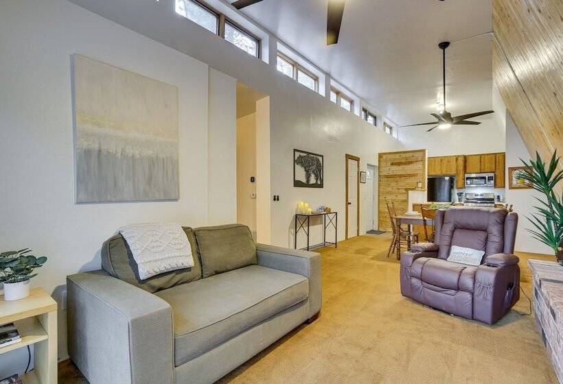 The Abby Cabin: Restful Running Springs Retreat!